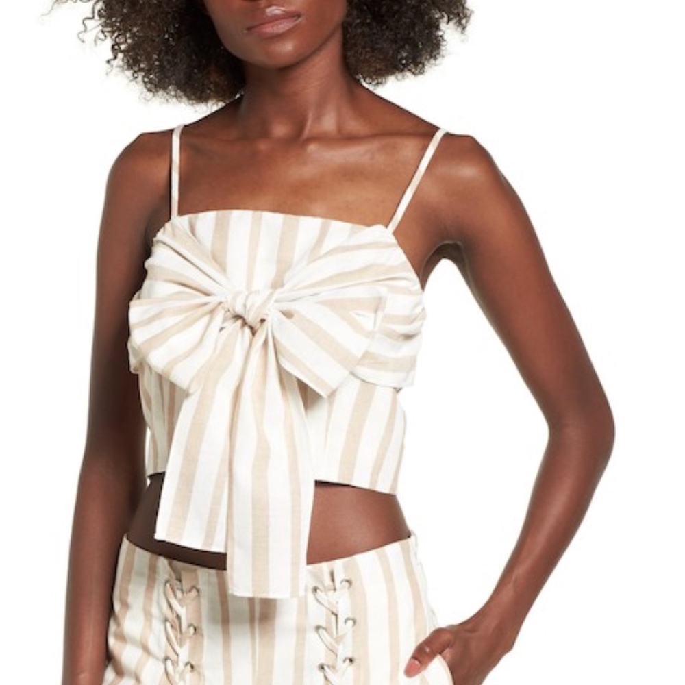 Chriselle x J.O.A. Tie Front Crop Top - Picture 2 of 6